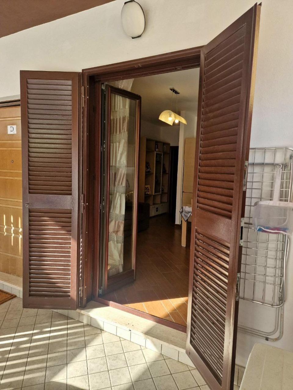 Domus Livio, 7 Min Fco Airport, Free Wifi, Garden Apartment, 2 Tv Hd Fiumicino Dış mekan fotoğraf