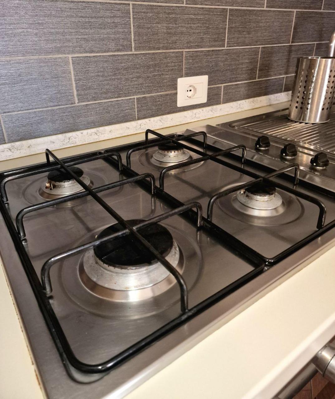 Domus Livio, 7 Min Fco Airport, Free Wifi, Garden Apartment, 2 Tv Hd Fiumicino Dış mekan fotoğraf