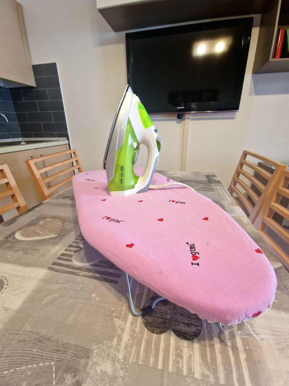 Domus Livio, 7 Min Fco Airport, Free Wifi, Garden Apartment, 2 Tv Hd Fiumicino Dış mekan fotoğraf