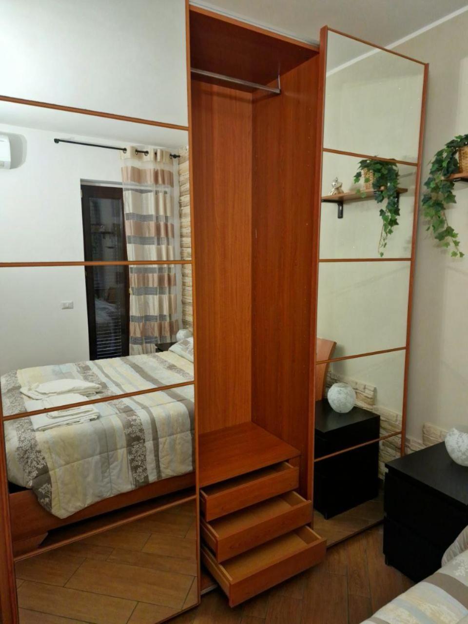 Domus Livio, 7 Min Fco Airport, Free Wifi, Garden Apartment, 2 Tv Hd Fiumicino Dış mekan fotoğraf
